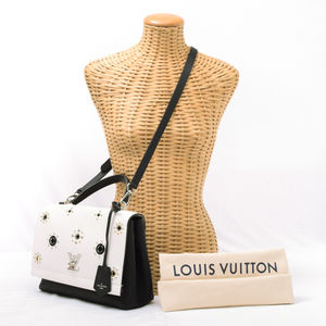 Louis Vuitton Lock Me 2 Shoulder White Ivory Black